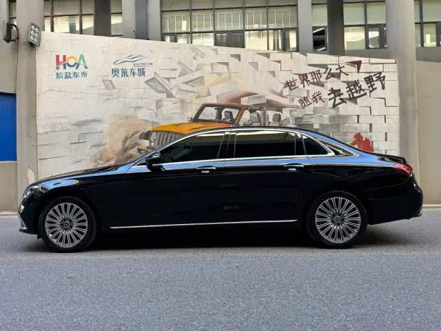 Mercedes-Benz E-Class — Фото автомобиля 3