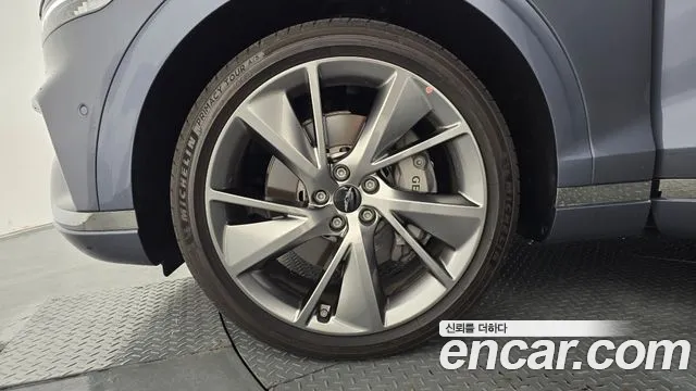Genesis GV70 2.5T Бензин 2WD — Фото автомобиля 4