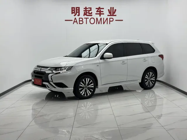 Фотография автомобиля — Mitsubishi Outlander