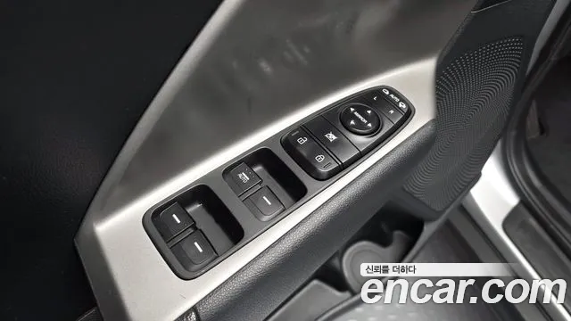 Kia Niro — Фото автомобиля 26