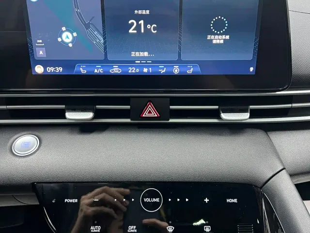 Hyundai Elantra — Фото автомобиля 10