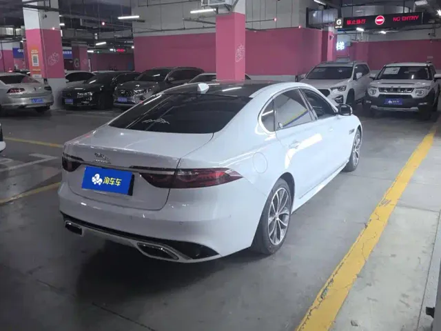 Jaguar XFL — Фото автомобиля 3