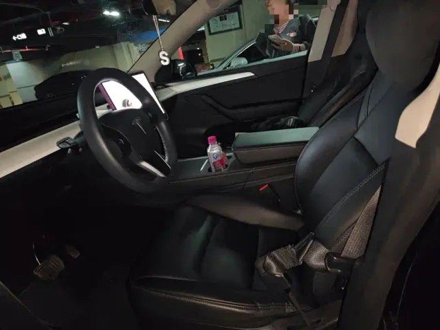 Tesla Model Y — Фото автомобиля 11