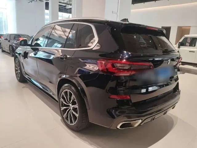 BMW BMW X5 2022 Facelift xDrive 30Li Premium M Sport Package — Фото автомобиля 4
