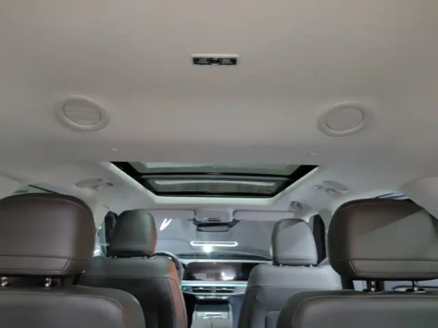 Ford Explorer 2024 2.3T EcoBoost AWD Titanium Edition 6-Seater — Фото автомобиля 17