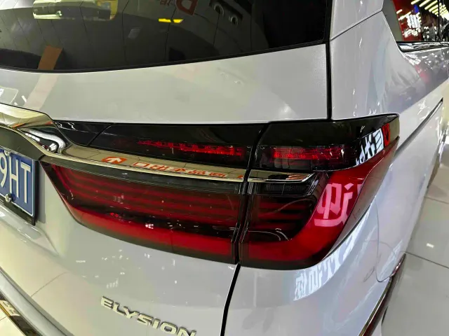 Honda Elysion — Фото автомобиля 10
