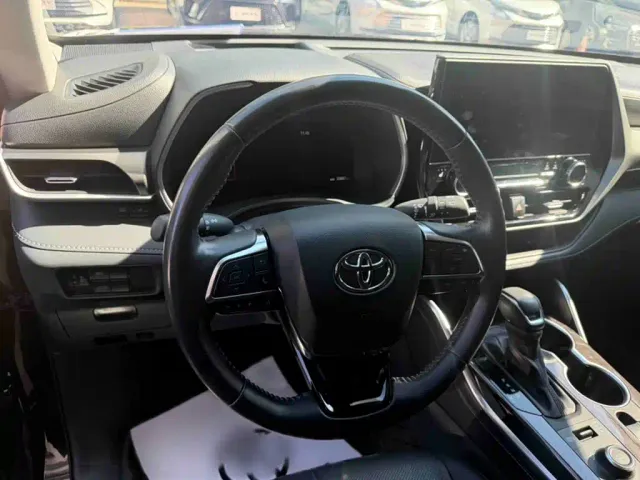 Toyota Highlander — Фото автомобиля 7