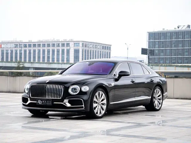 Фотография автомобиля — Bentley Flying Spur