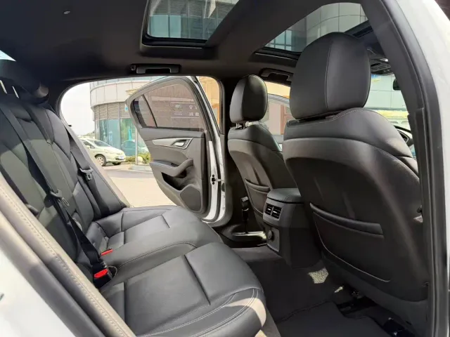 Cadillac CT5 — Фото автомобиля 11