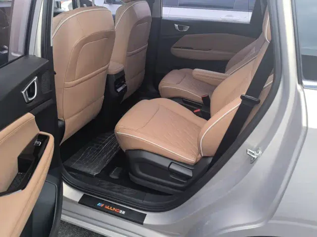 Wuling Jiachen — Фото автомобиля 12