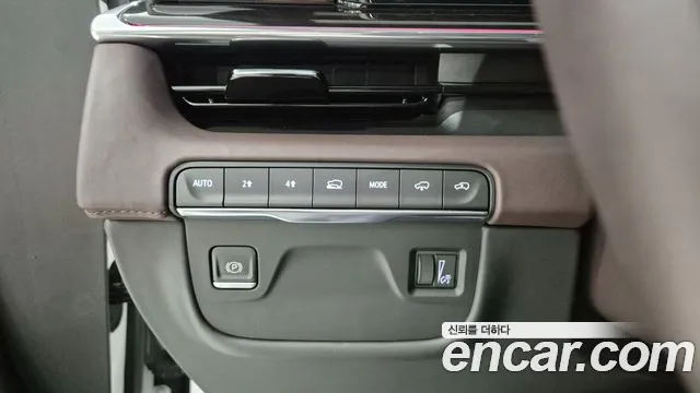 Cadillac Escalade Escalade 5 поколение — Фото автомобиля 13