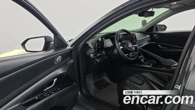 Hyundai Avante CN7 — Фото автомобиля 10