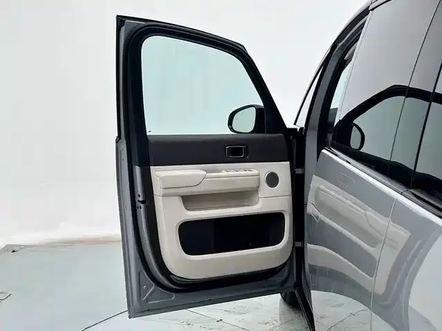 Li Auto MEGA — Фото автомобиля 10