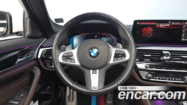 BMW 5-Series — Фото автомобиля 12