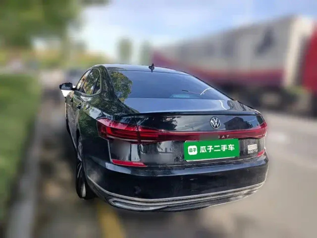Volkswagen Passat — Фото автомобиля 4