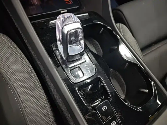 Volvo XC40 — Фото автомобиля 13