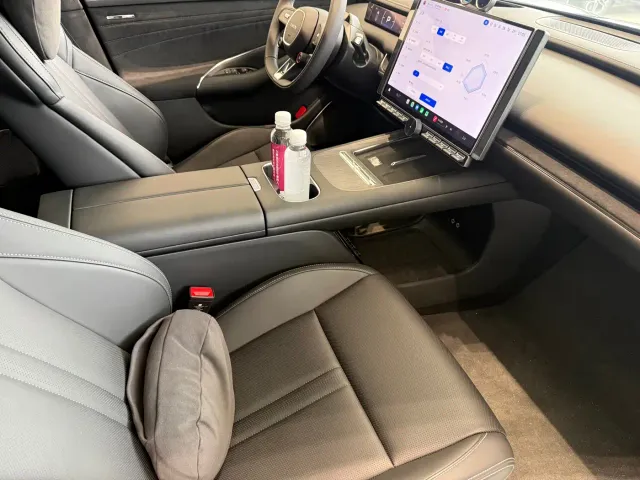 Xiaomi SU7 — Фото автомобиля 19