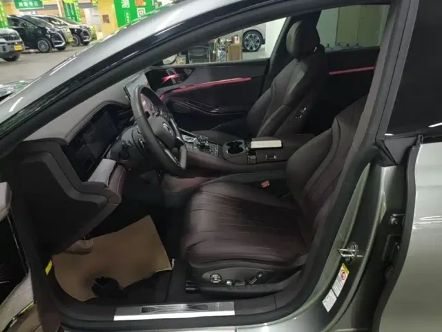 Denza Z9GT — Фото автомобиля 14