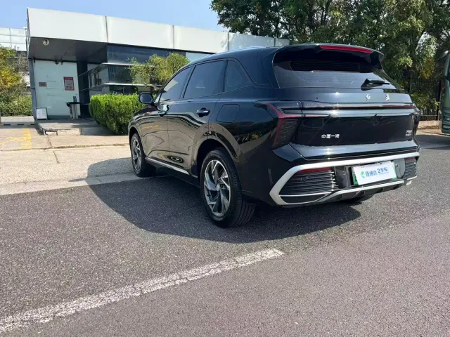 Hongqi HS3 PHEV — Фото автомобиля 3