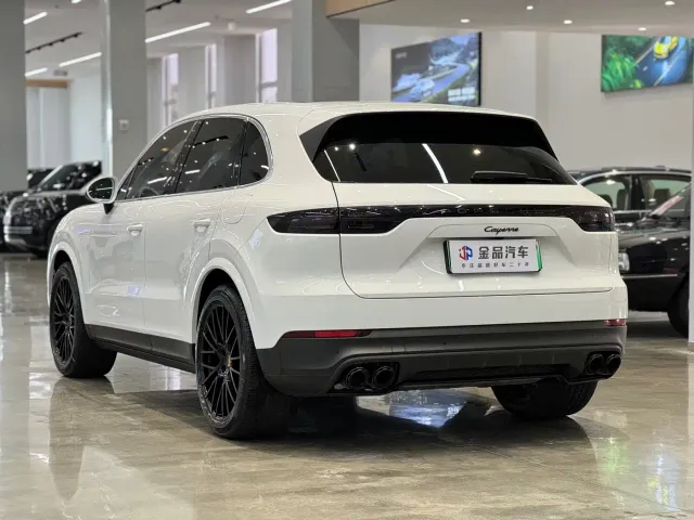 Porsche Cayenne — Фото автомобиля 6