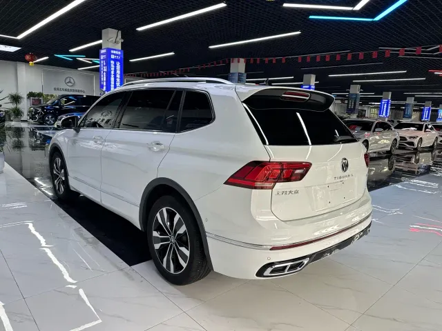 Volkswagen Tiguan L — Фото автомобиля 7