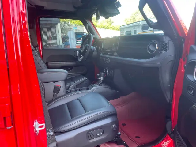 Jeep Wrangler — Фото автомобиля 8
