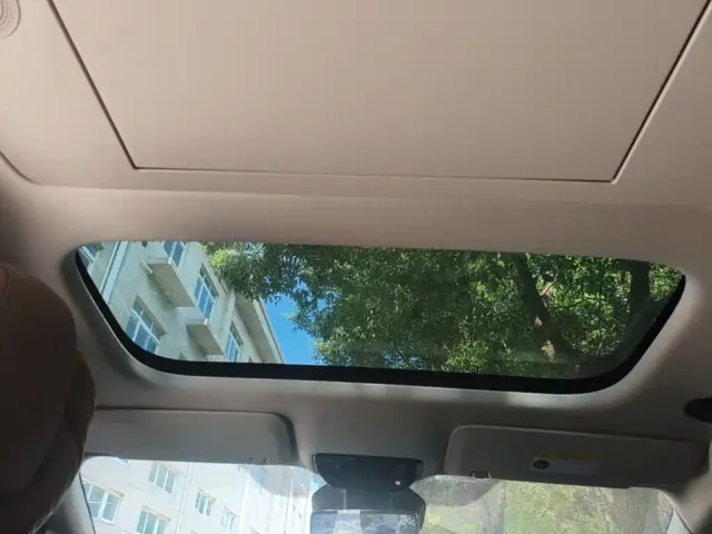 Li Auto MEGA — Фото автомобиля 17