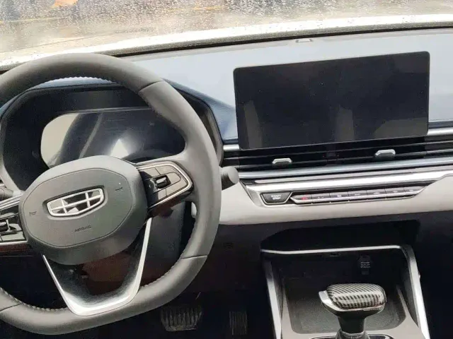 Geely Emgrand — Фото автомобиля 5