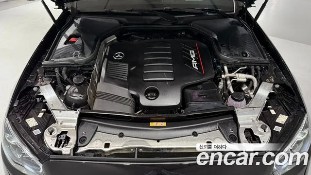 Mercedes-Benz E-Class — Фото автомобиля 2