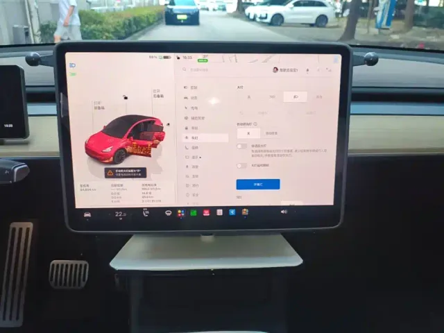 Tesla Model Y — Фото автомобиля 8