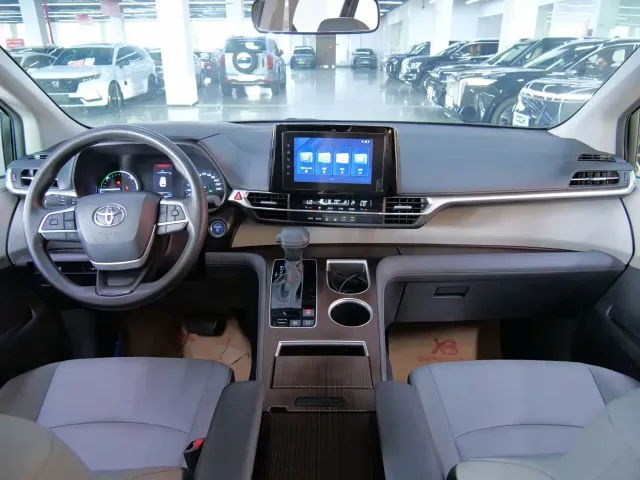 Toyota Granvia — Фото автомобиля 10