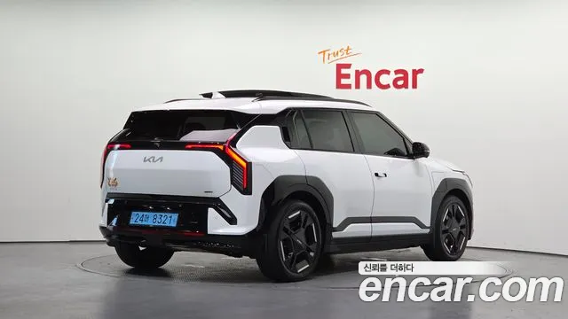 Kia EV3 — Фото автомобиля 2