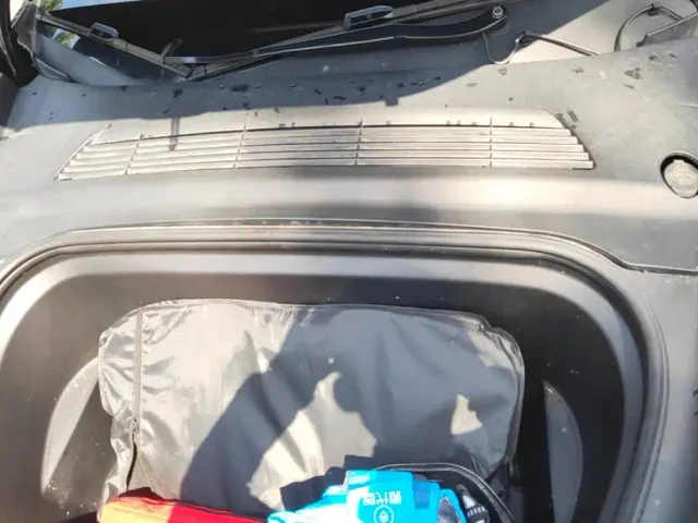 Tesla Model Y — Фото автомобиля 10