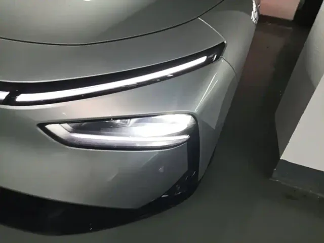 Xpeng P7+ — Фото автомобиля 23