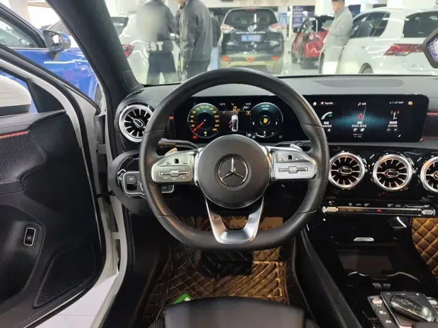 Mercedes-Benz A-Class — Фото автомобиля 2
