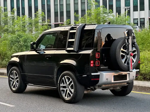 Land Rover Land Rover Defender 2023 Facelift 90 3.0T P400 XS — Фото автомобиля 5