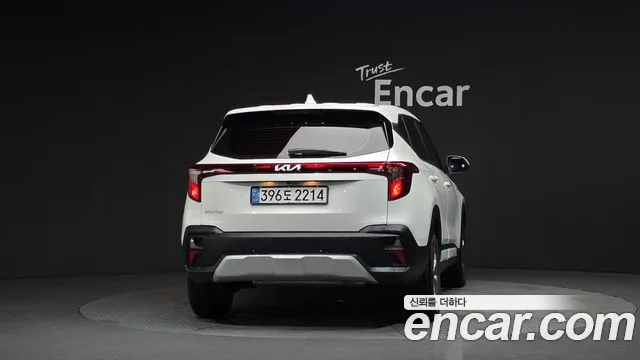 Kia Seltos Новый Seltos Бензин 2.0 2WD — Фото автомобиля 4