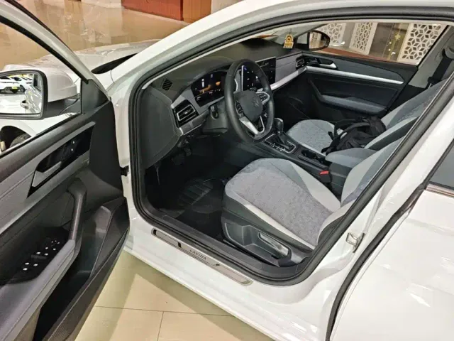 Volkswagen Lavida — Фото автомобиля 15
