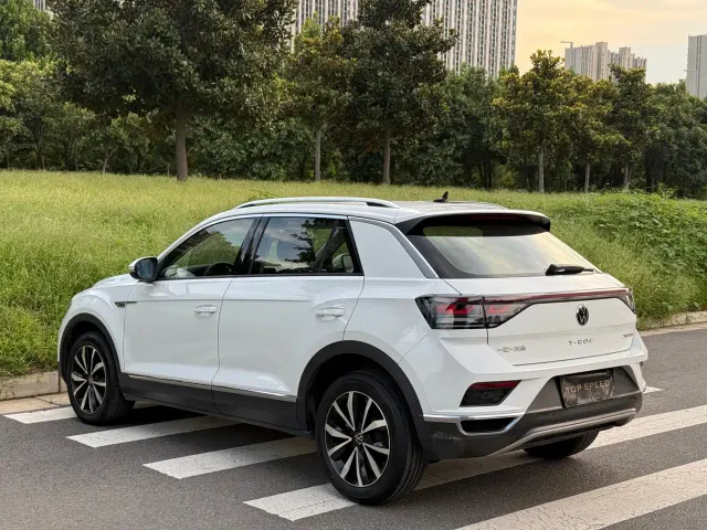 Volkswagen T-Roc — Фото автомобиля 9