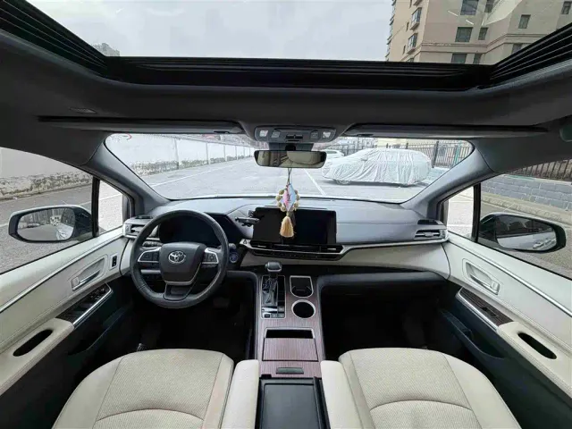 Toyota Granvia — Фото автомобиля 12