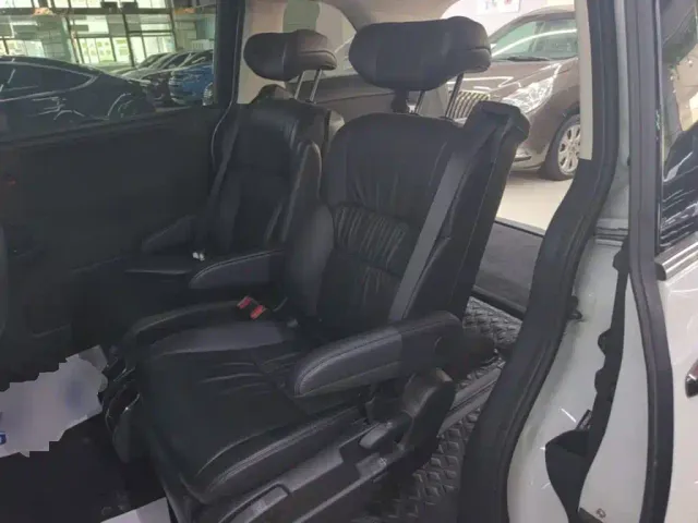 Honda Odyssey — Фото автомобиля 16