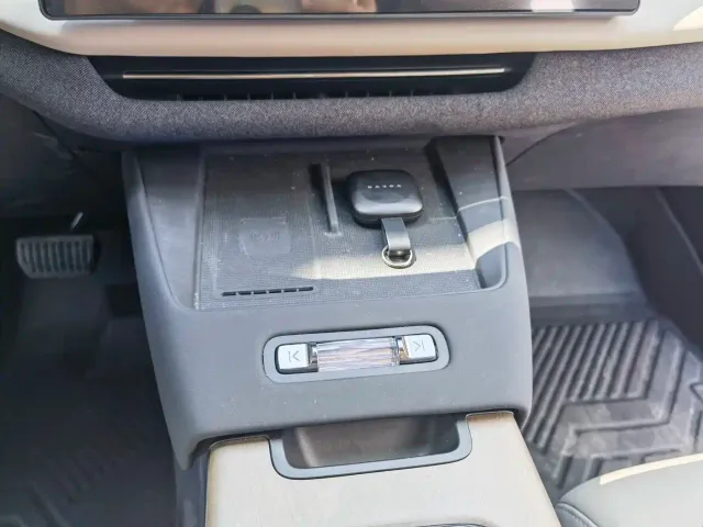 Volvo XC70 Plug-in Hybrid — Фото автомобиля 15
