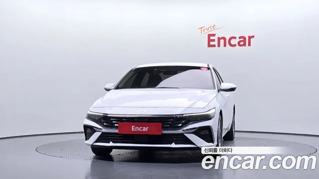 Hyundai Avante CN7 — Фото автомобиля 3