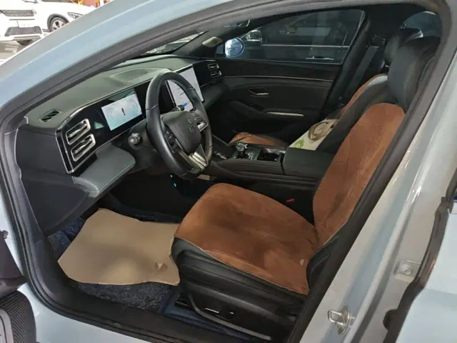 BYD Qin L — Фото автомобиля 14