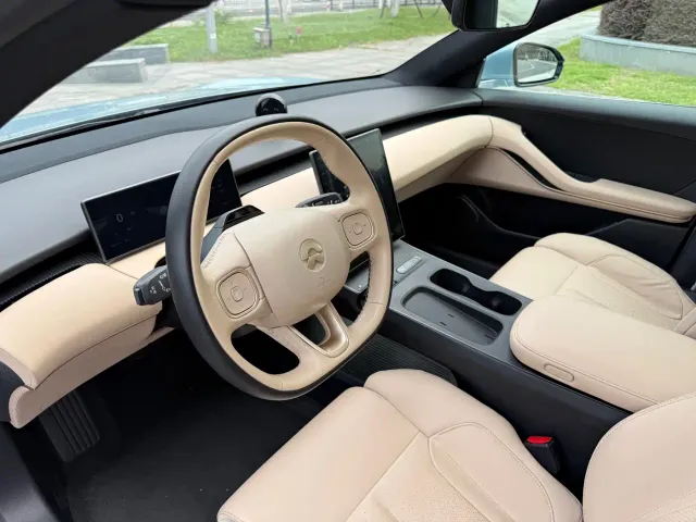 NIO NIO ET5 2022 75kWh — Фото автомобиля 14