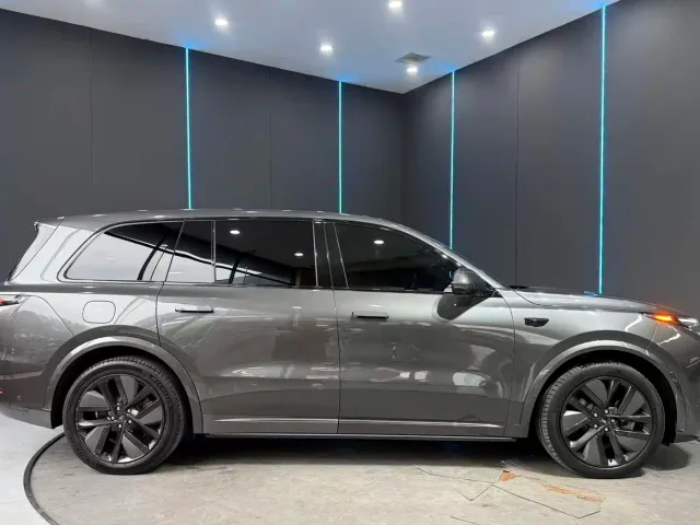 Li Auto L9 — Фото автомобиля 5