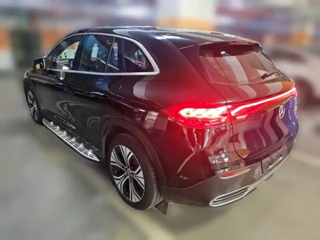 Mercedes-Benz EQE SUV — Фото автомобиля 6