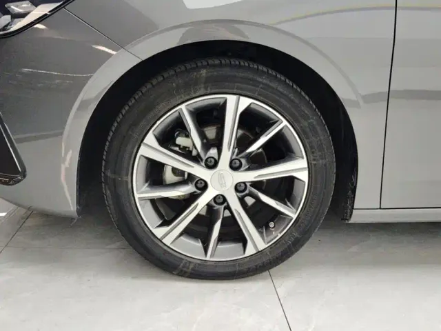 Geely Emgrand — Фото автомобиля 6