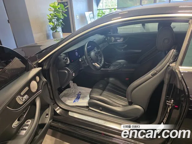 Mercedes-Benz E-Class — Фото автомобиля 10