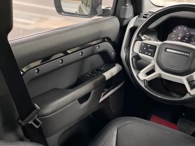 Land Rover Defender — Фото автомобиля 26